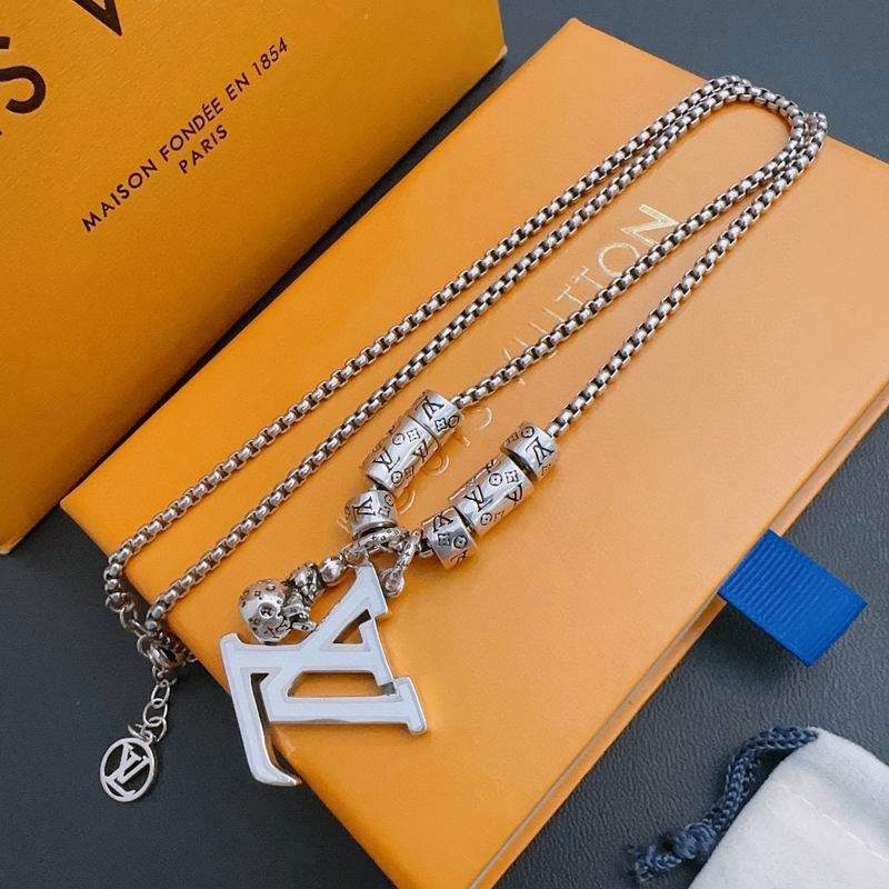 LV Necklace 02lyr80